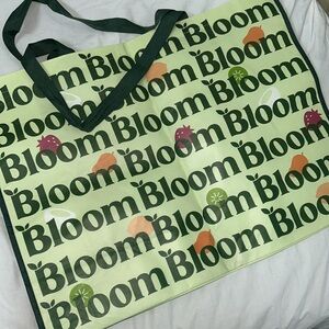 Bloom tote bag